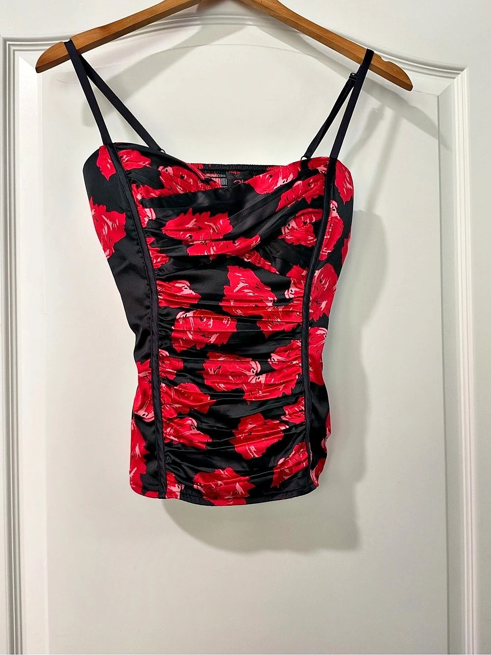 2b bebe Floral Ruched Camisole in Black & Red Size Small